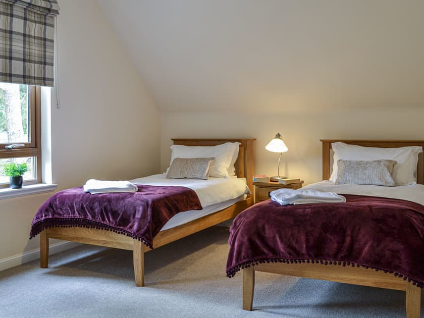 Twin bedroom | Golf View, Aboyne