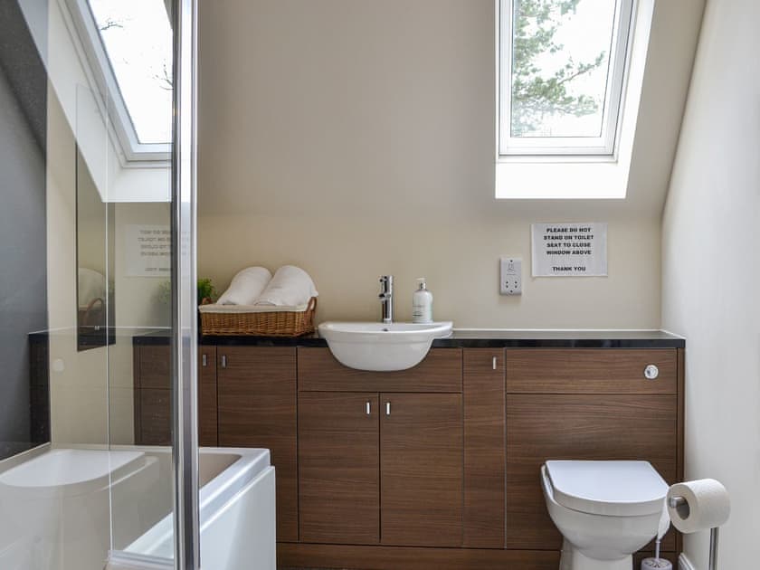 Bathroom | Golf View, Aboyne