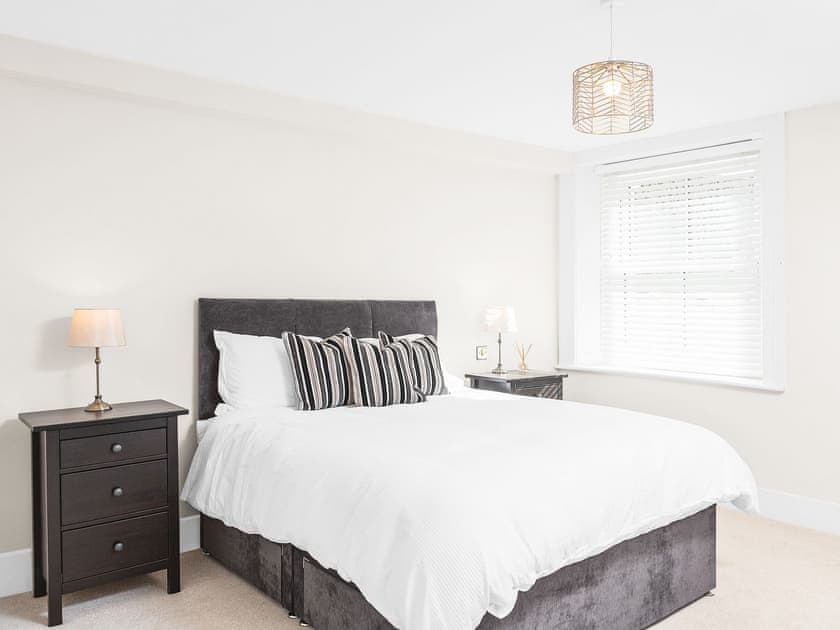 Double bedroom | The Avenue, Bristol