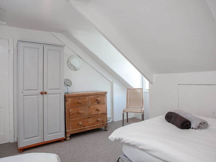 Twin bedroom | Little Quoin, Fowey