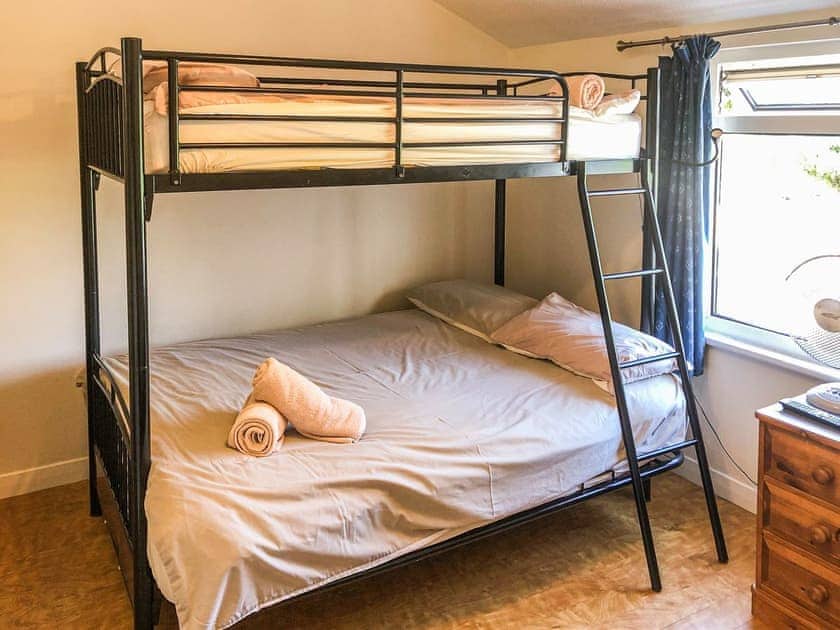Bunk bedroom | Kingfishers, Christchurch