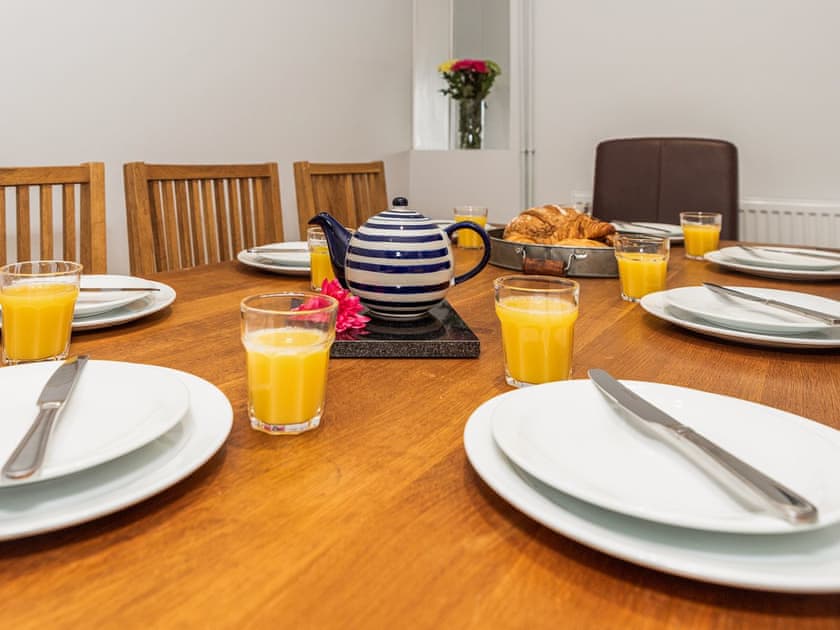 Dining Area | 2 Mount Pleasant - River View Cottages, Looe