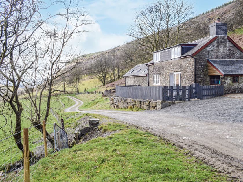 Exterior | Blaen Y Cwm, Carno