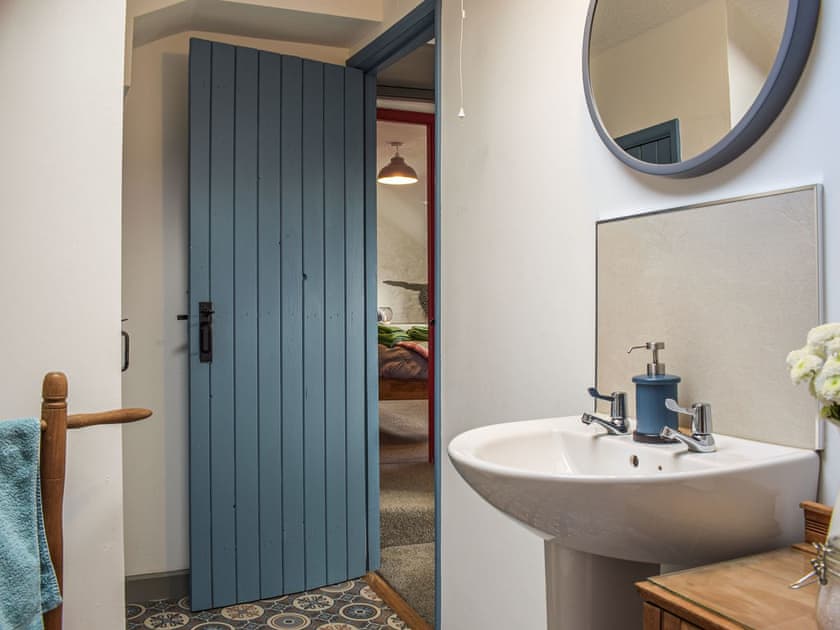 Bathroom | Blaen Y Cwm, Carno