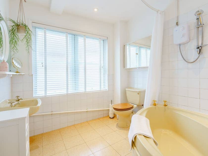 Bathroom | Middle House, Steyning
