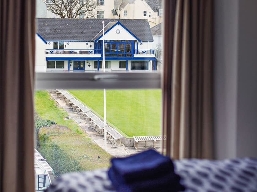 View | Dyma Y Bywyd, Tenby