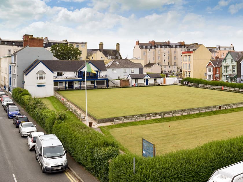 View | Dyma Y Bywyd, Tenby