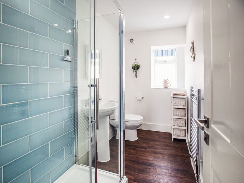 Shower room | Dyma Y Bywyd, Tenby