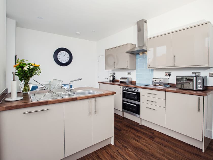 Kitchen | Ein Lle, Tenby