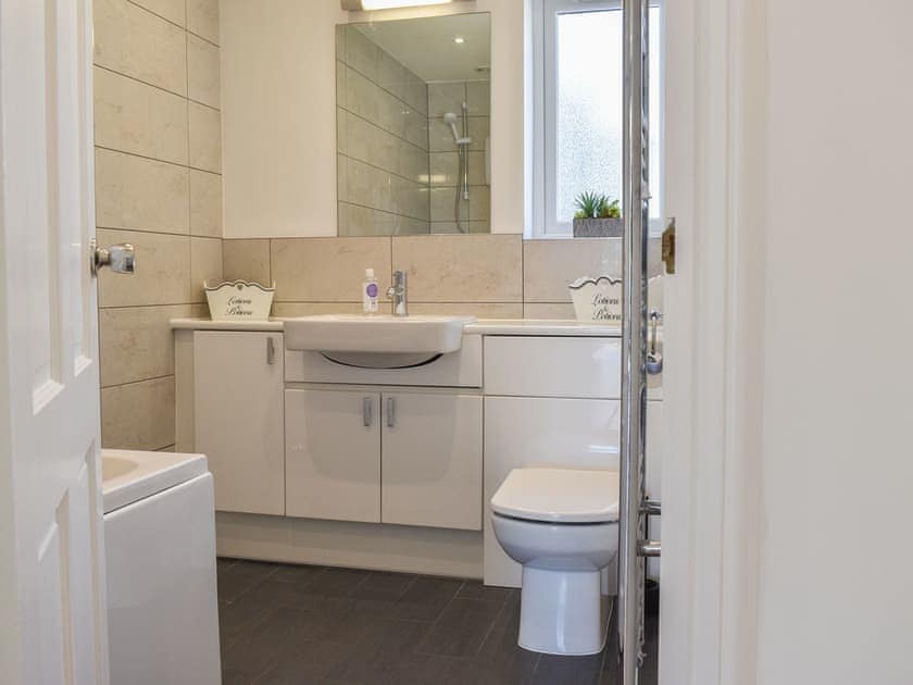 Bathroom | Caddie - 19th Hole, Carlyon Bay, near St Austell