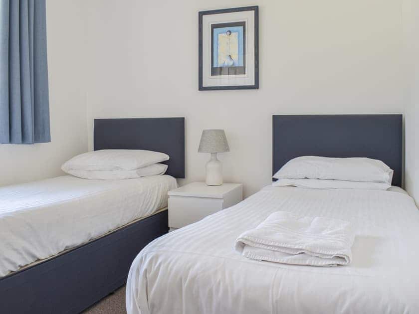 Twin bedroom | Caddie - 19th Hole, Carlyon Bay, near St Austell