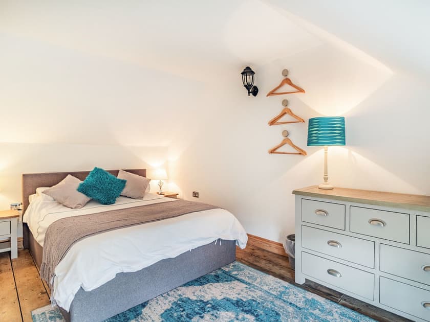 Double bedroom | Horseshoes House, Saham Toney