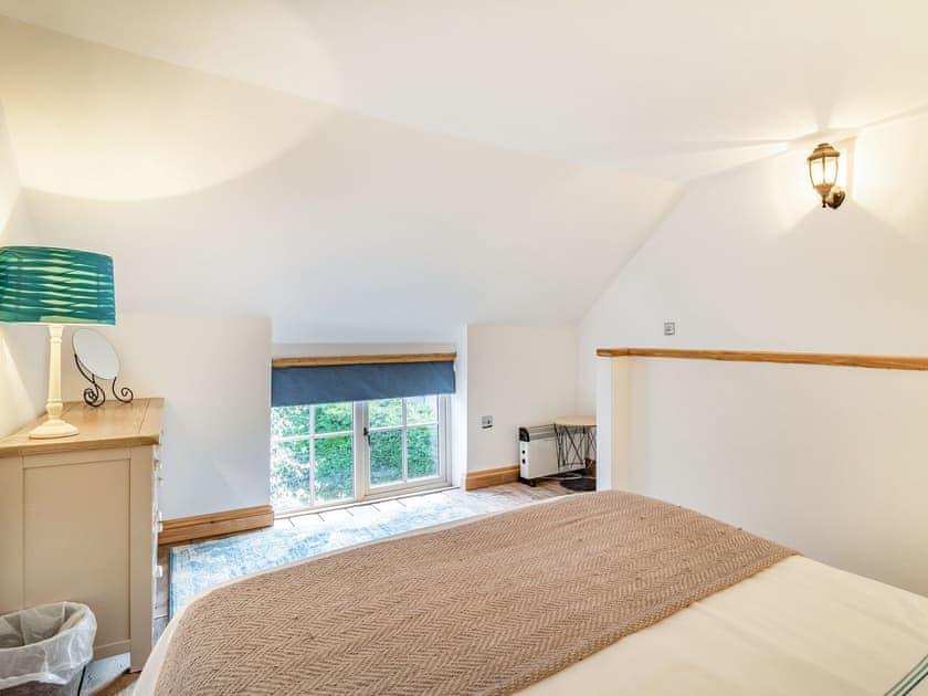 Double bedroom | Horseshoes House, Saham Toney