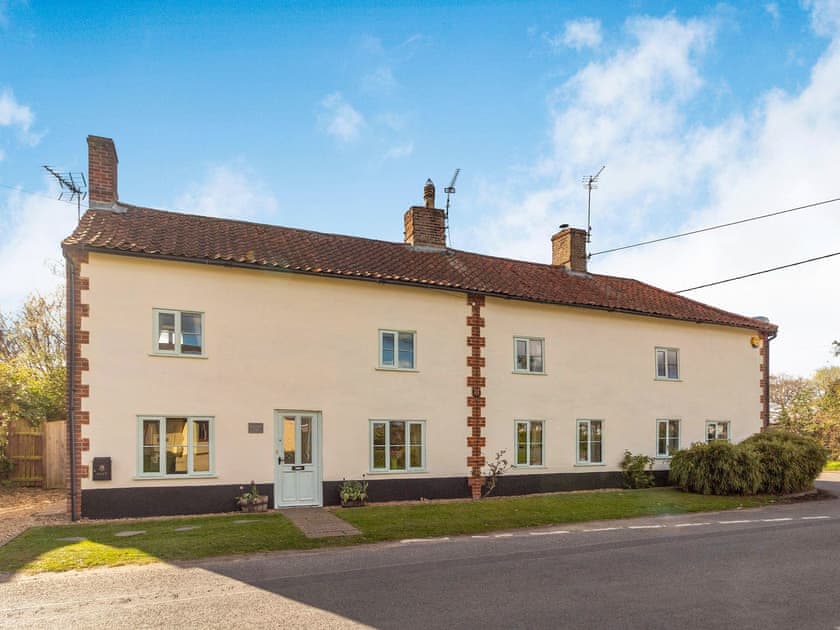 Exterior | Horseshoes House, Saham Toney