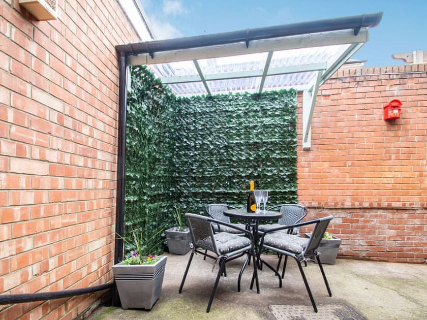 Sitting-out-area | Postman’s Lodge, Great Ayton