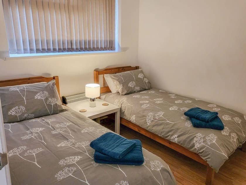 Twin bedroom | Bwthyn Gwyn, Ciliau Aeron, near Lampeter