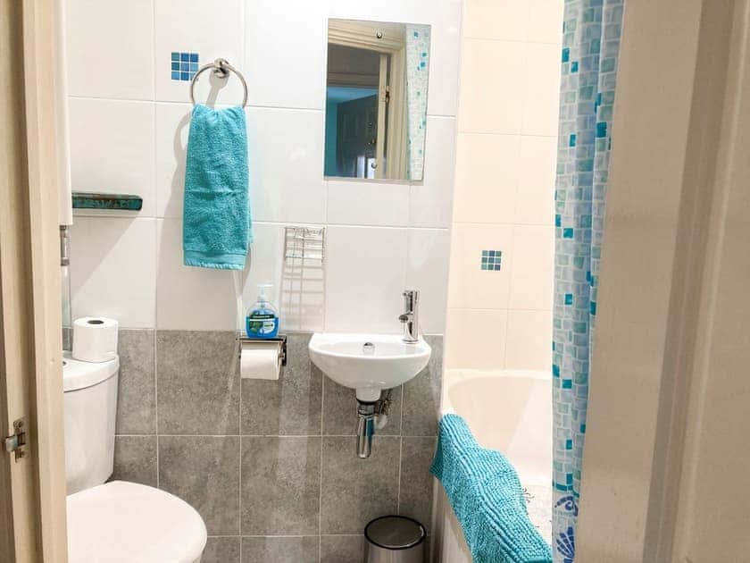Bathroom | The Bow, Middleton-on-Sea