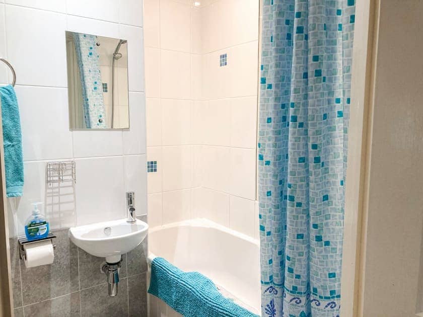 Bathroom | The Bow, Middleton-on-Sea