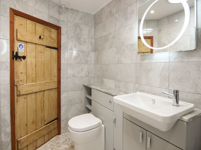 Bathroom | Hollyhocks Cottage, Docking