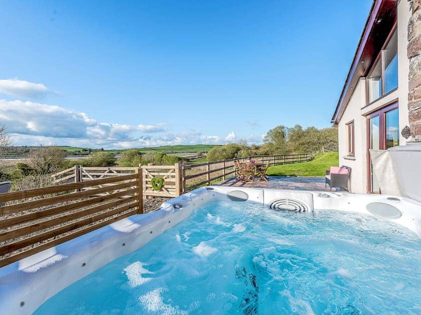 Hot tub | The Coach House - Bronyn Farm, Ferryside, near Carmarthen