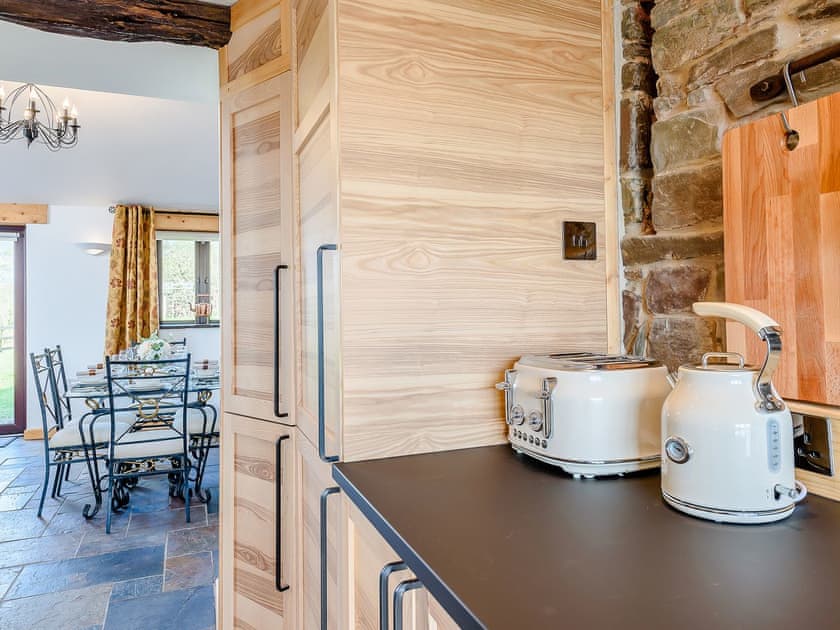 Kitchen | The Coach House - Bronyn Farm, Ferryside, near Carmarthen