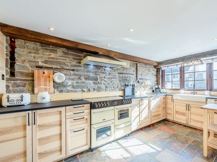 Kitchen | The Coach House - Bronyn Farm, Ferryside, near Carmarthen