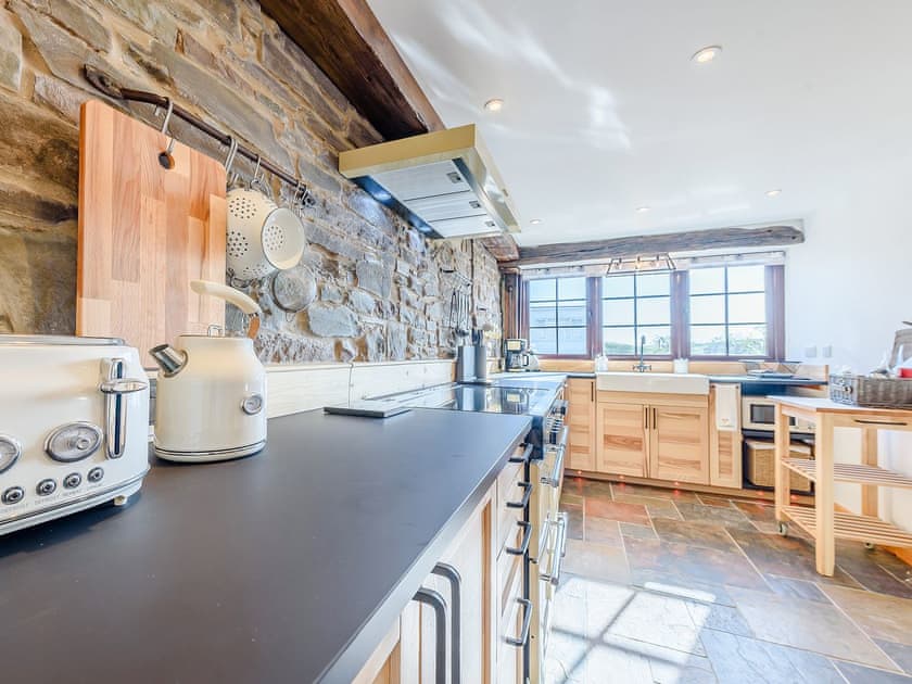 Kitchen | The Coach House - Bronyn Farm, Ferryside, near Carmarthen