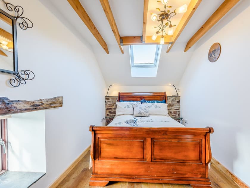 Double bedroom | The Coach House - Bronyn Farm, Ferryside, near Carmarthen