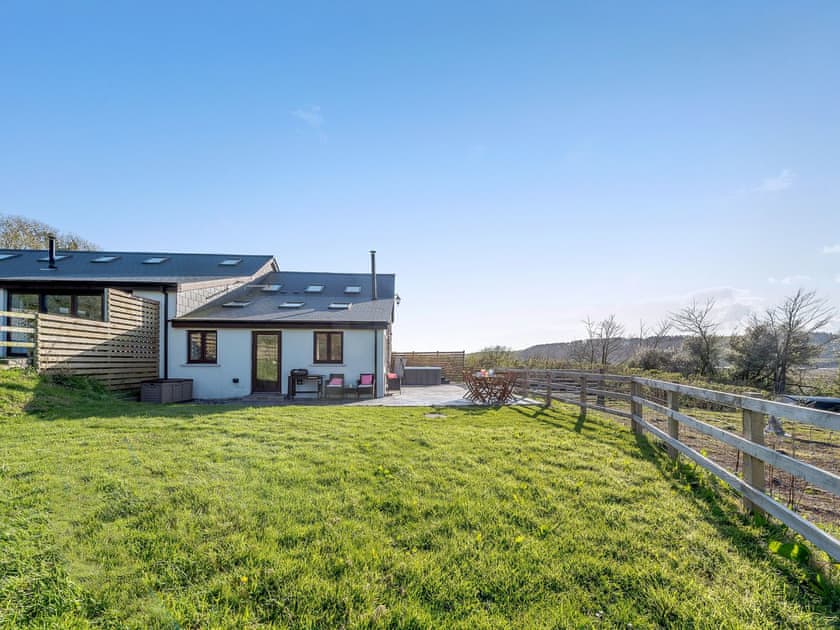 Garden | The Coach House - Bronyn Farm, Ferryside, near Carmarthen