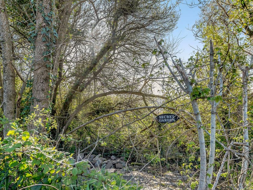 Garden | The Coach House - Bronyn Farm, Ferryside, near Carmarthen