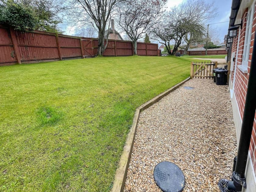 Garden | Hambledon Cottage Holiday - The Old Pump House - Hambledon Cottage Holidays, Child Okeford, near Blandford Forum