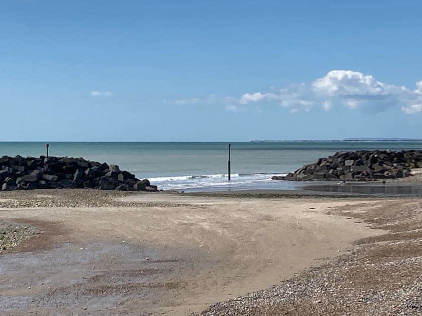 Beach | The Bow, Middleton-on-Sea