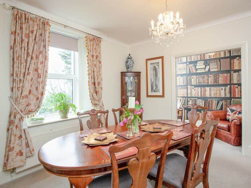 Dining room | The Townhouse at Muntham - Muntham Holiday Apartments, Torquay