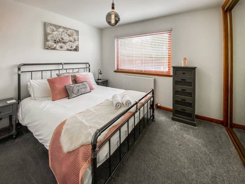 Kingsize bedroom  | Rumpys, Anstruther