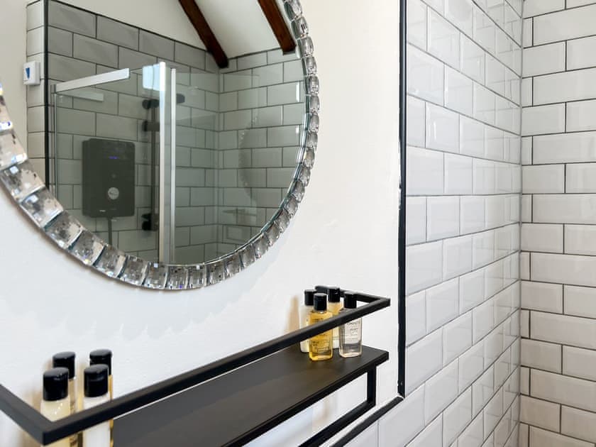 Shower room | Hop Cottage, Sellindge, near Folkestone