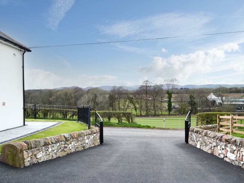 Driveway | Inverallan, Amisfield