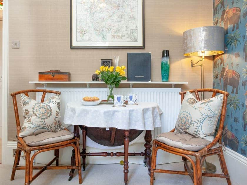 Dining Area | Apartment 6 - Muntham Holiday Apartments, Torquay