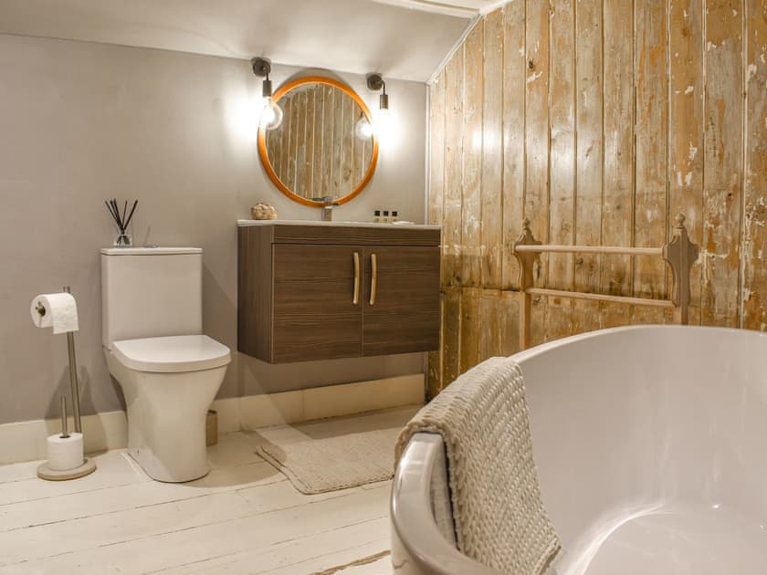 Bathroom | Duke of Wellington HQ, Hastings Old Town