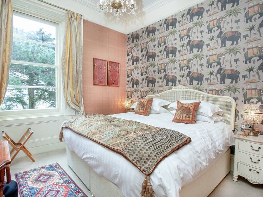 Double bedroom | Apartment 6 - Muntham Holiday Apartments, Torquay