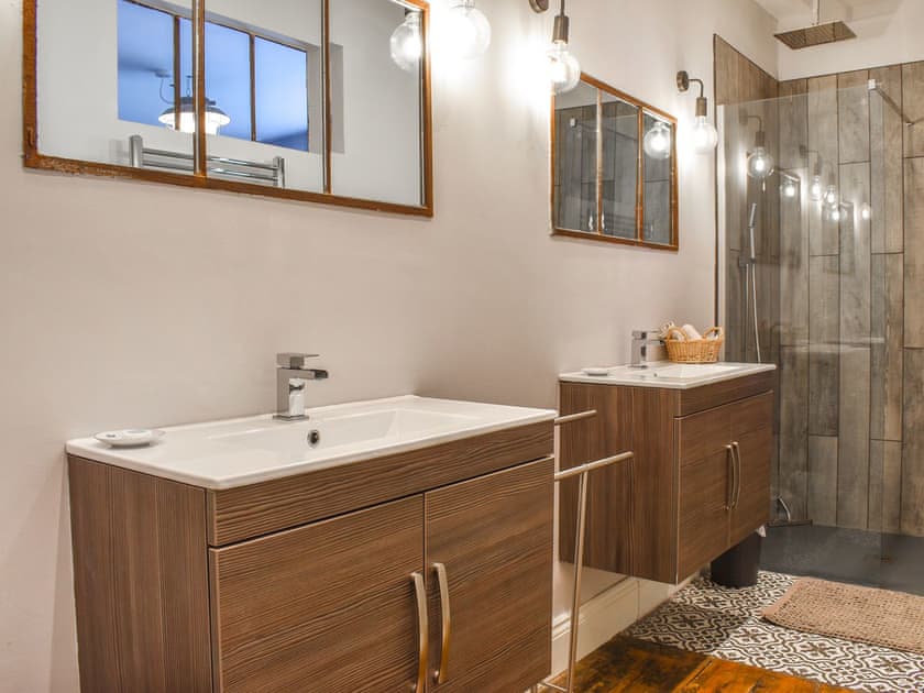 Bathroom | Duke of Wellington HQ, Hastings Old Town