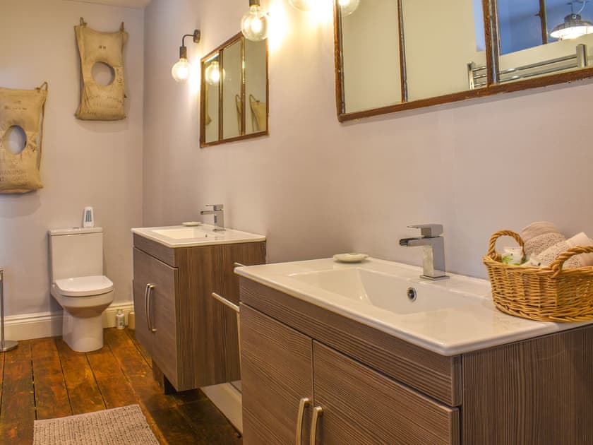 Bathroom | Duke of Wellington HQ, Hastings Old Town