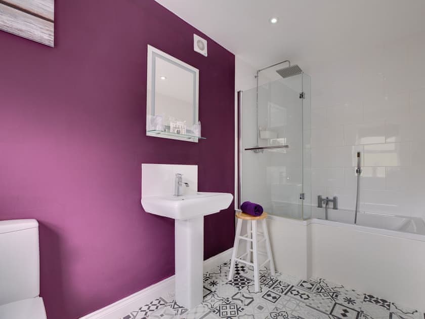 Bathroom | Grace’s Dairy - Wooler Country Cottages, Wooler
