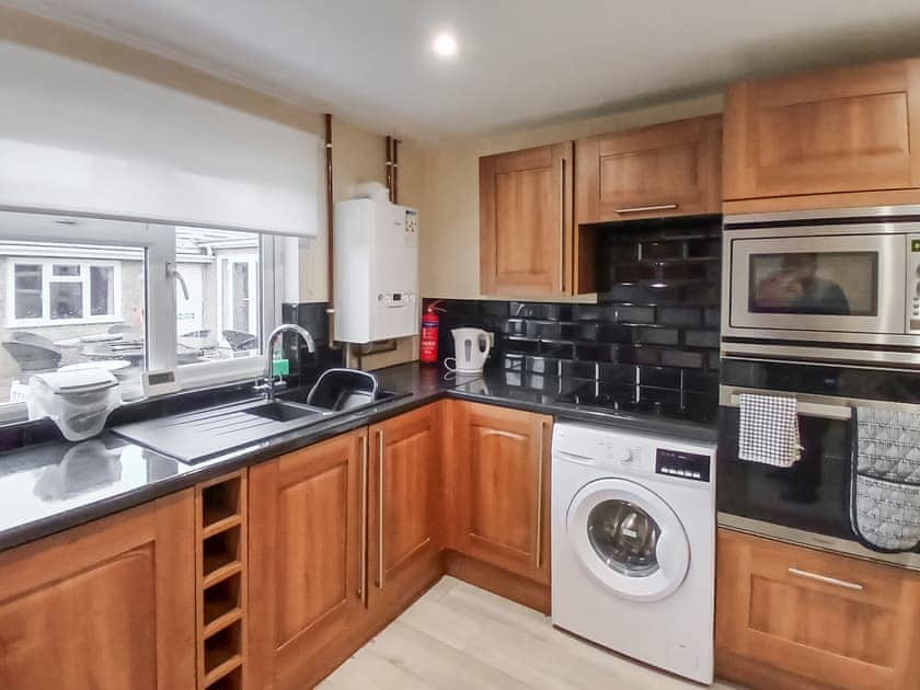 Kitchen | ByewaysRailway Carriage, Selsey