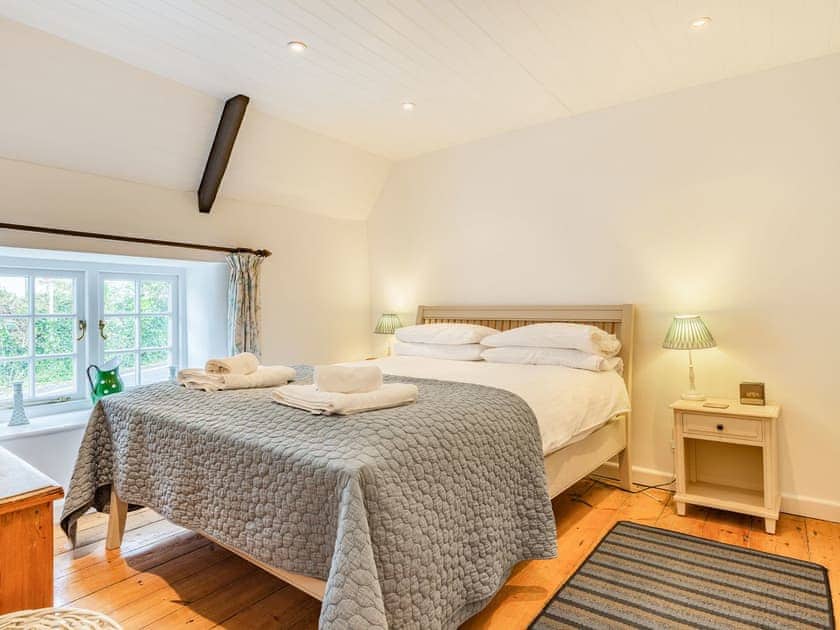 Double bedroom | Old Dairy, St Mawes