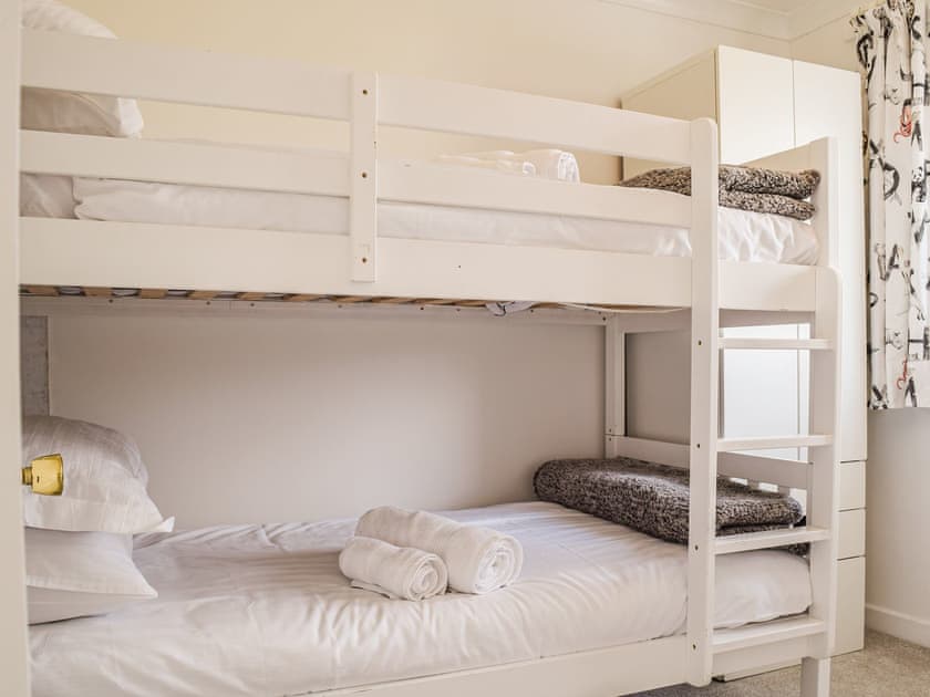 Bunk bedroom | Paradise House, Shipston on Stour