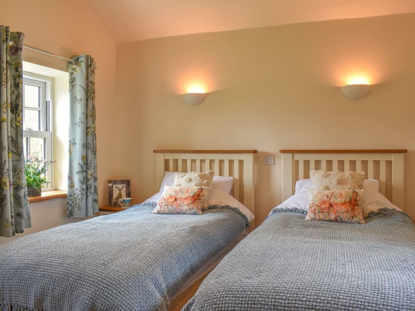 Twin bedroom | Alpine Cottage, Carperby, Leyburn