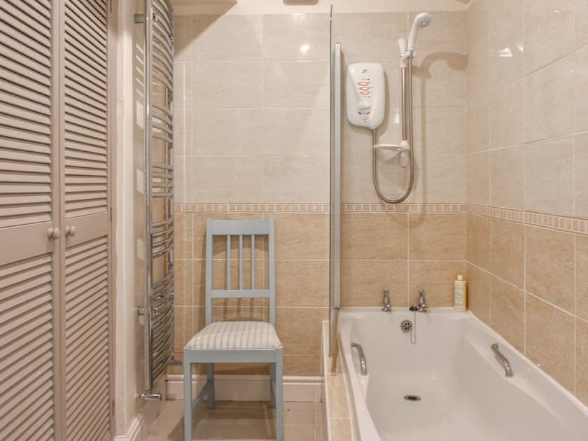 Bathroom | Alpine Cottage, Carperby, Leyburn