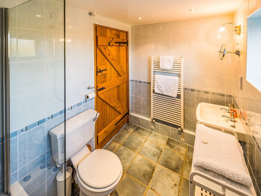 Bathroom | Whitley Coach House - Whitley Cottages, Whitley
