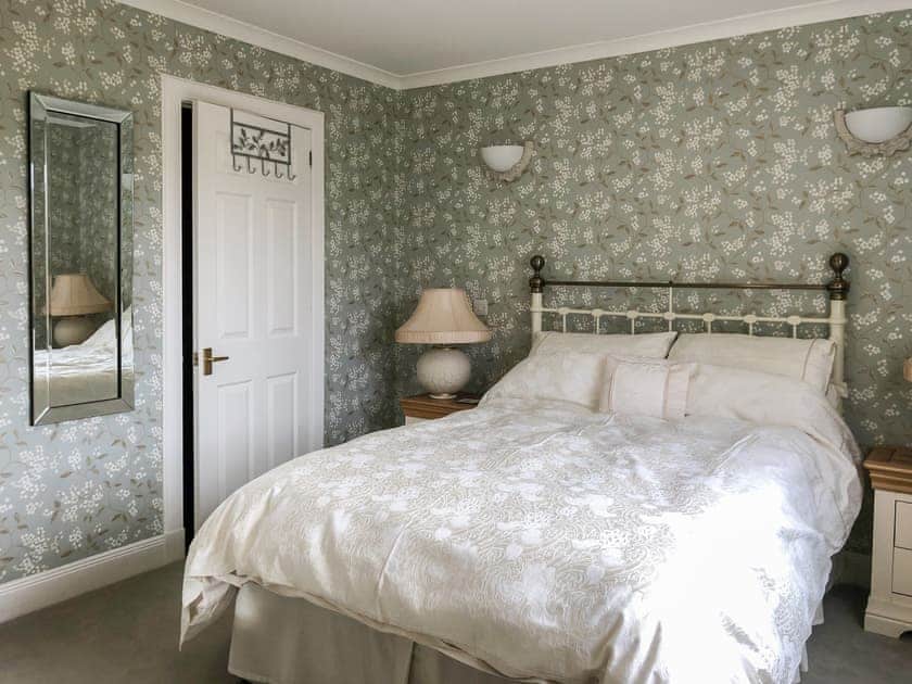 Double bedroom | Capelrig Cottage, Balfron, near Drymen Loch Lomond & The Trossachs