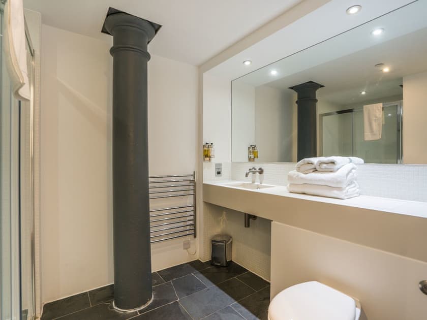 Shower room | Number Six Mills Bakery - Drakes Wharf, Plymouth